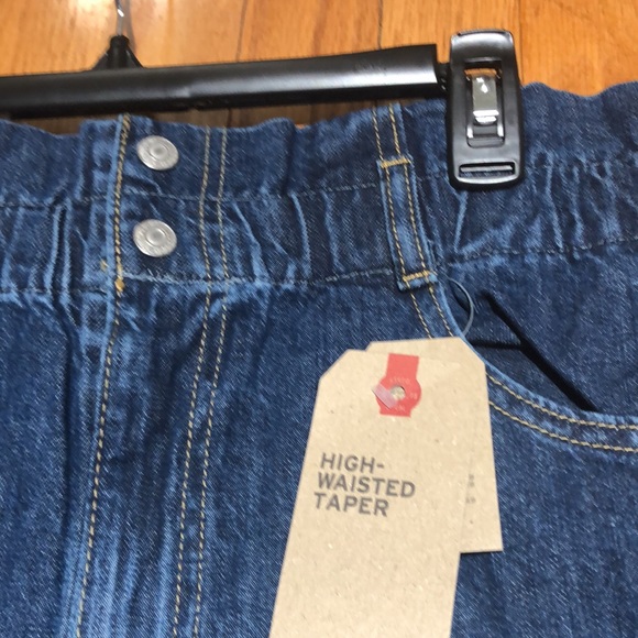 New Levi’s High Waisted Taper Jeans - Picture 9 of 11